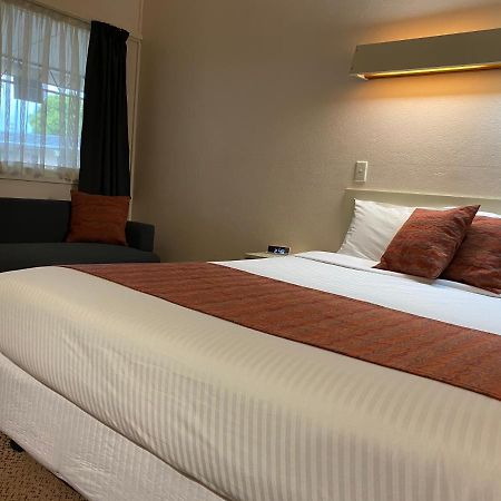 Ben Hall Motor Inn Форбс Екстериор снимка