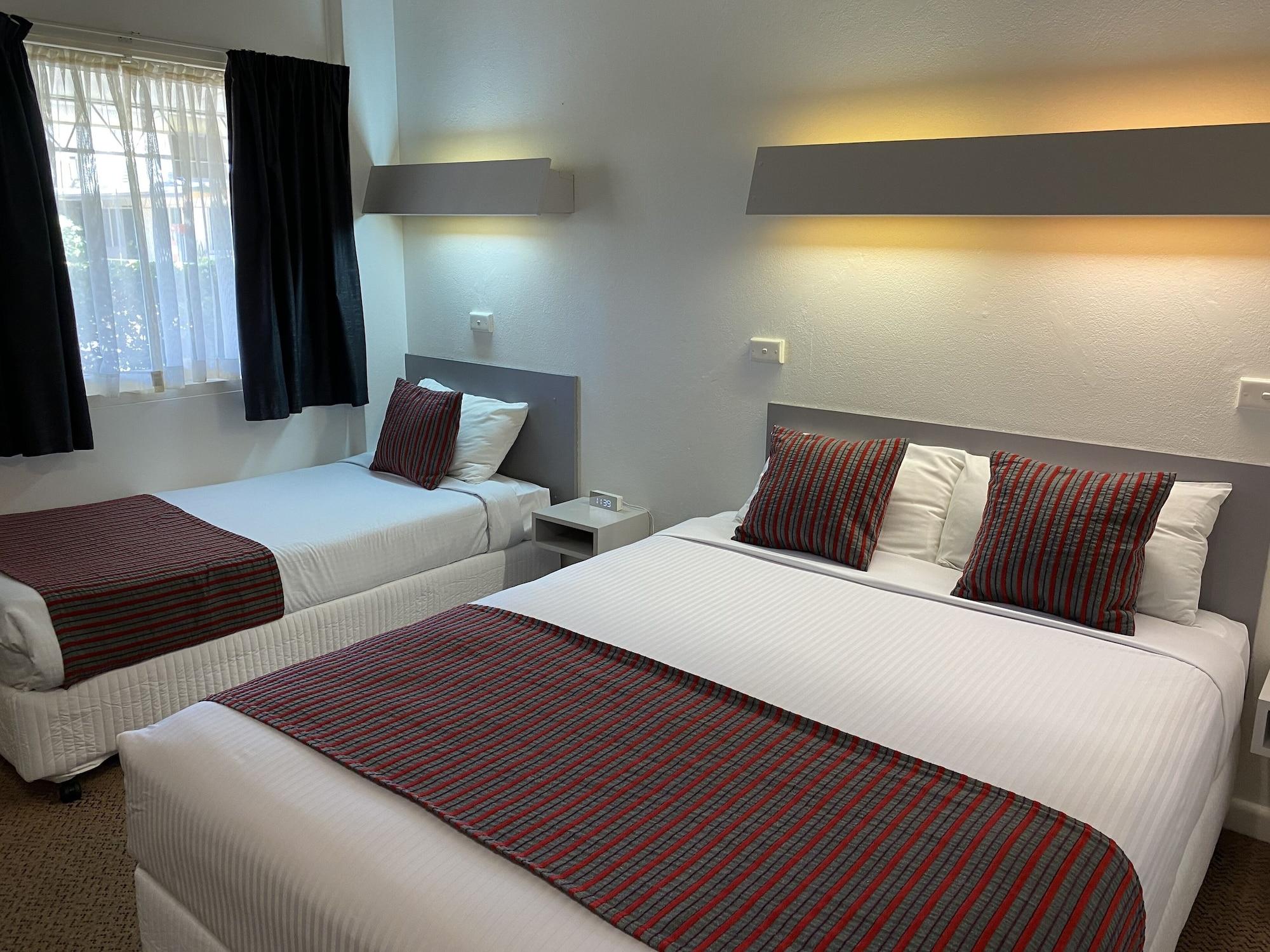 Ben Hall Motor Inn Форбс Екстериор снимка