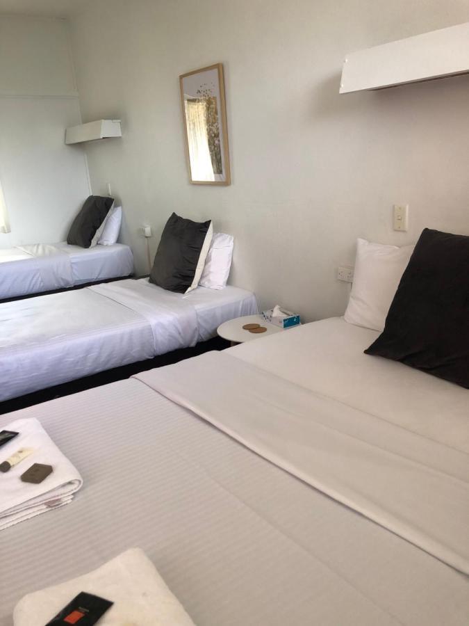 Ben Hall Motor Inn Форбс Екстериор снимка