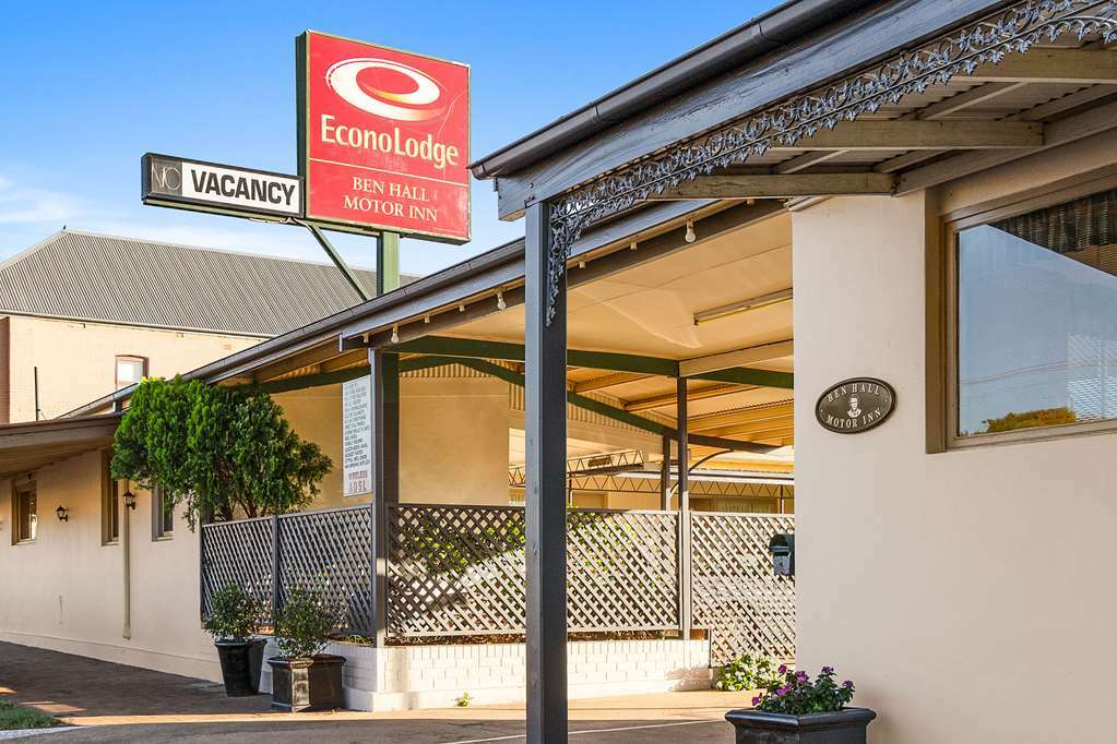 Ben Hall Motor Inn Форбс Екстериор снимка